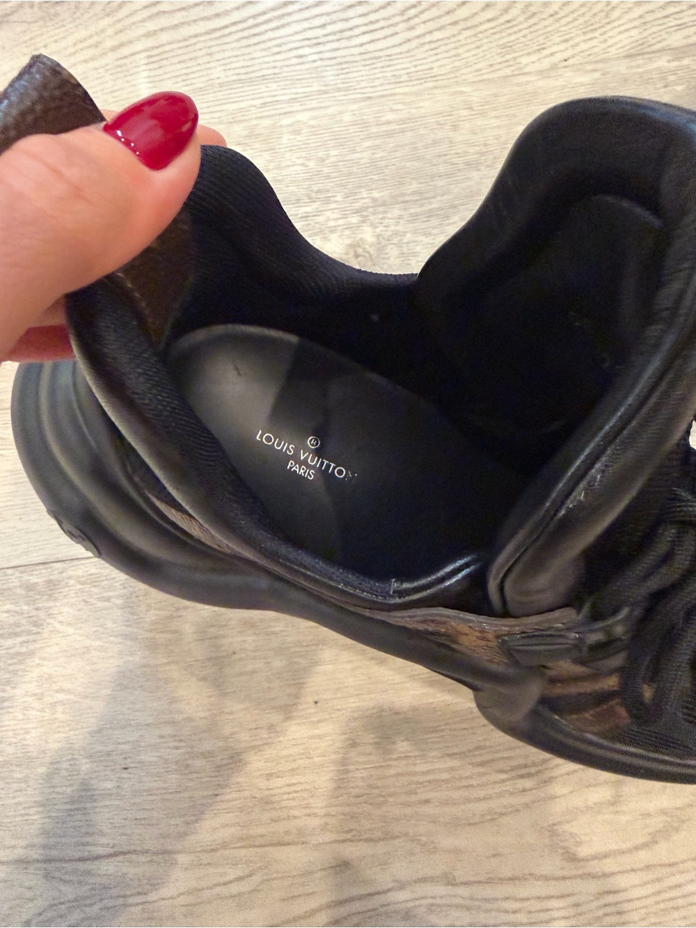 Louis Vuitton Archlight Sneakers in Black w/Brown LV Monogram - Size 39 - Picture 4 of 8